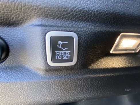 Certified 2022 Jeep Grand Cherokee L Limited image 38