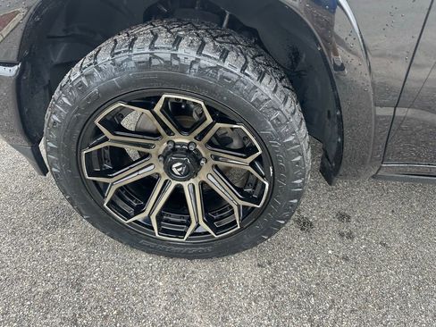 Used 2020 RAM 1500 Limited w/ Black Appearance Package image 9