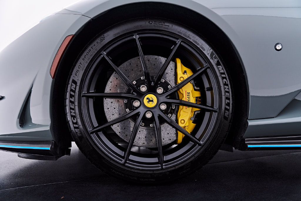 Used 2023 Ferrari 812 GTS RWD image 3