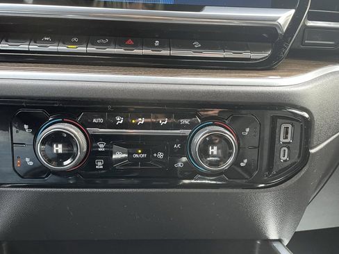 Certified 2022 Chevrolet Silverado 1500 RST w/ Convenience Package II image 38