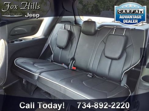 Certified 2026 Chrysler Pacifica Limited FWD image 11