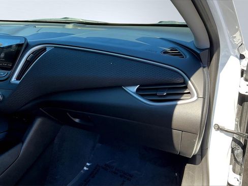 Used 2025 Chevrolet Malibu RS image 17