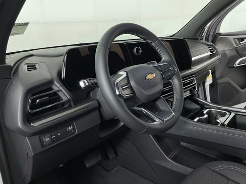 New 2026 Chevrolet Traverse LT image 10