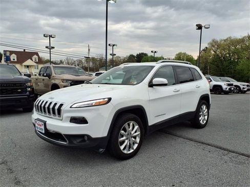 Used 2017 Jeep Cherokee Limited image 1