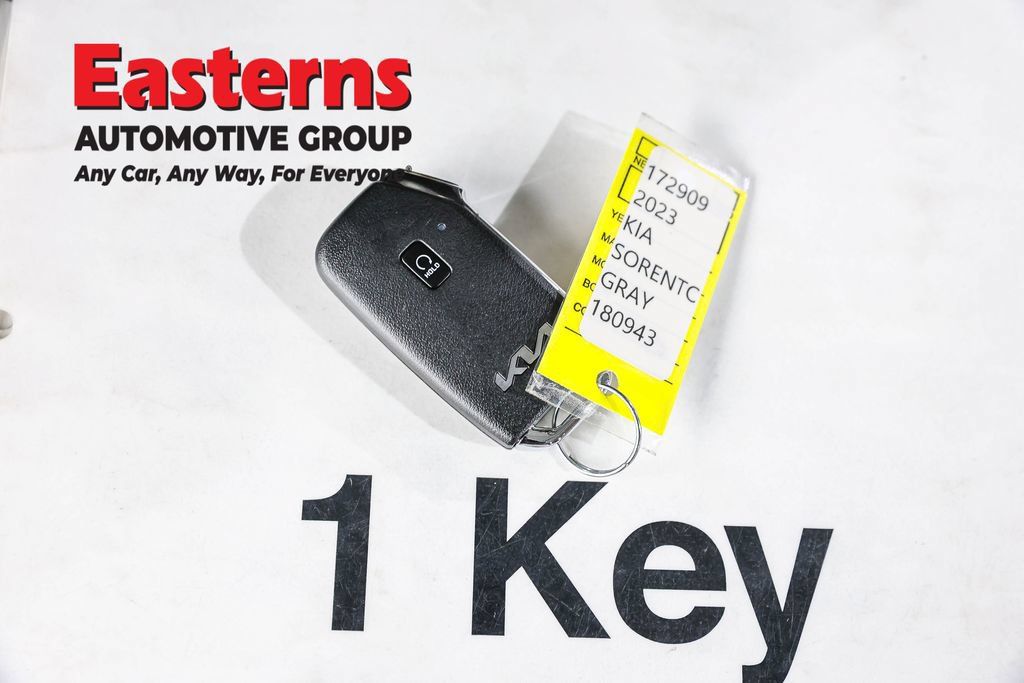 Used 2023 Kia Sorento EX AWD/4WD image 28