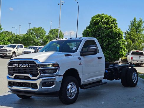 New 2026 RAM 3500 Tradesman AWD/4WD image 3