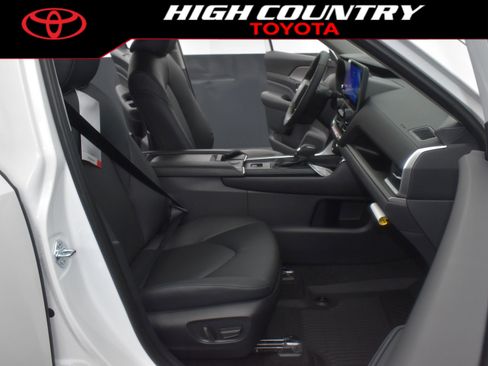 New 2026 Toyota Grand Highlander XLE image 25