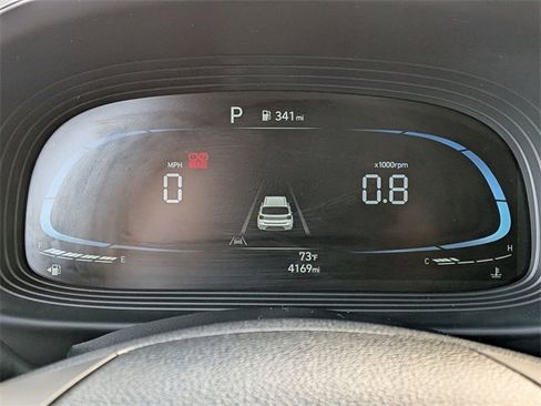 Used 2025 Hyundai Venue SEL image 17