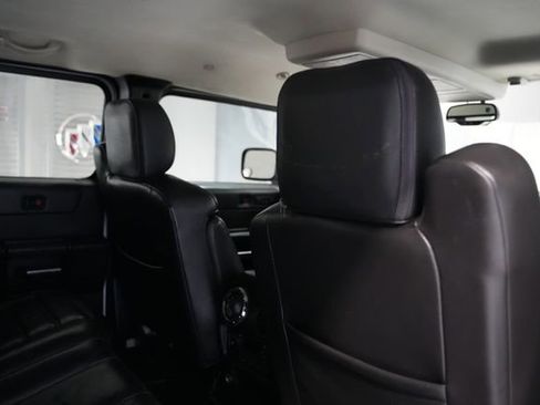 Used 2005 HUMMER H2 Base w/ Preferred Equipment Group image 19
