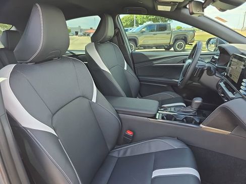 Used 2026 Toyota Camry SE w/ Convenience Package image 10