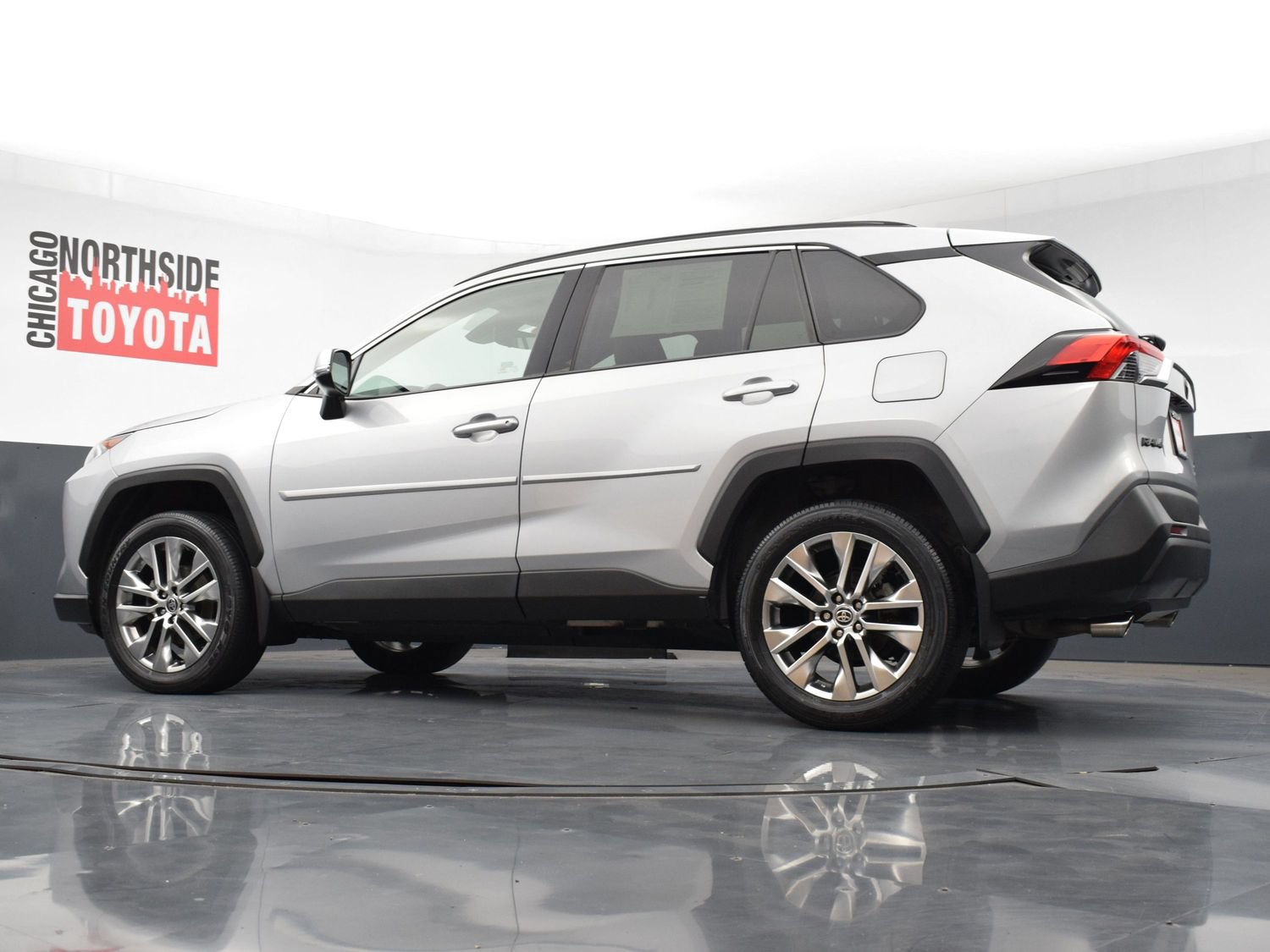 Used 2021 Toyota RAV4 XLE Premium AWD/4WD image 30
