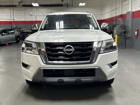 Used 2022 Nissan Armada Platinum w/ Captain's Chairs Package AWD/4WD image 3