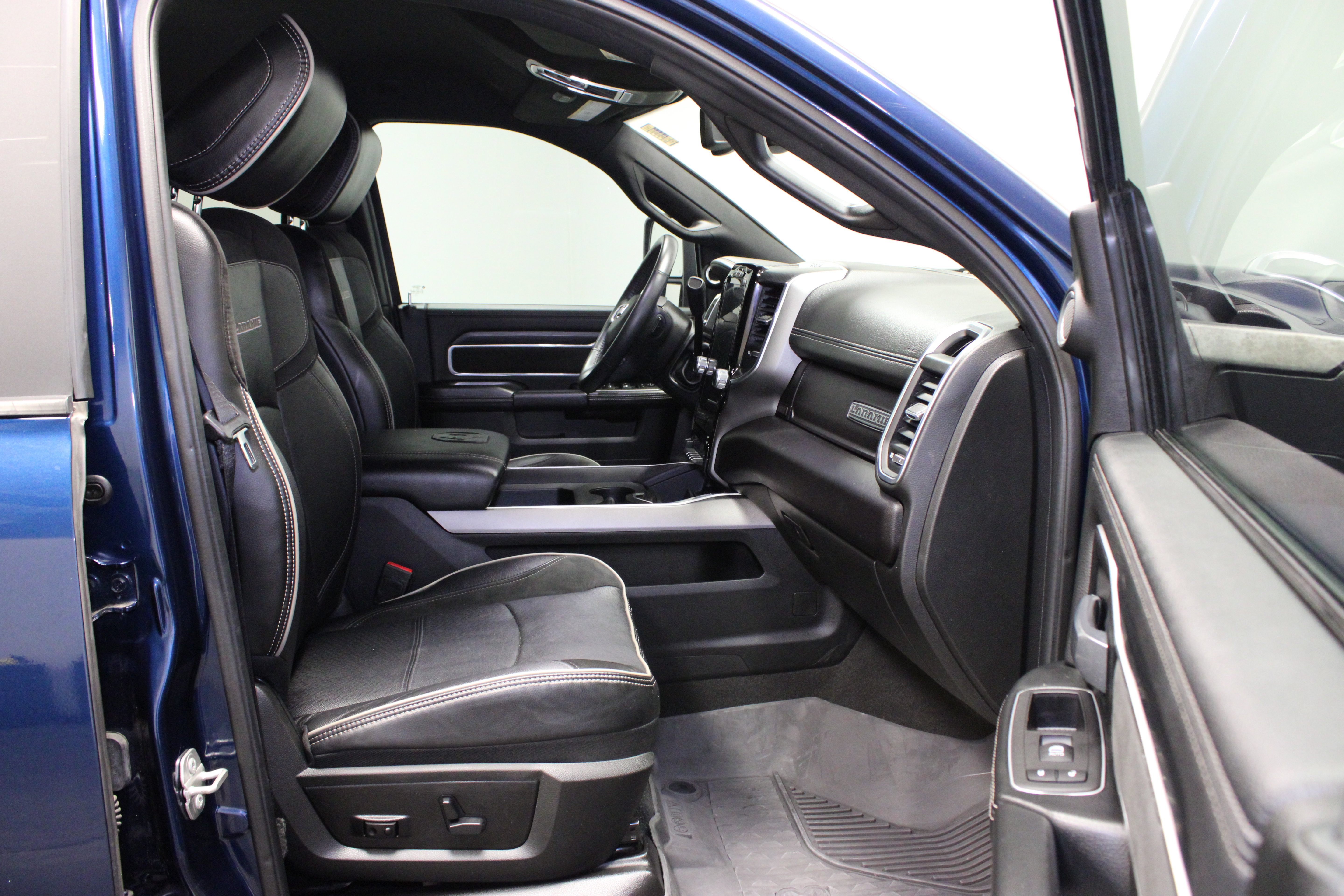 Used 2023 RAM 2500 Laramie AWD/4WD image 15