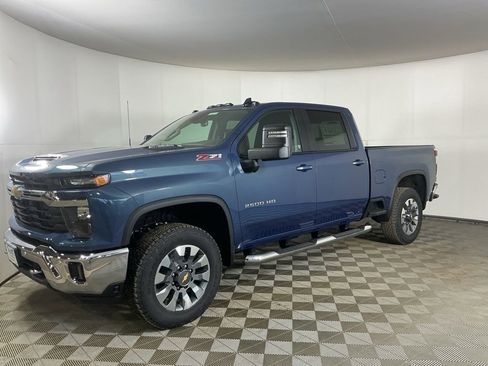 New 2026 Chevrolet Silverado 2500 LT image 3