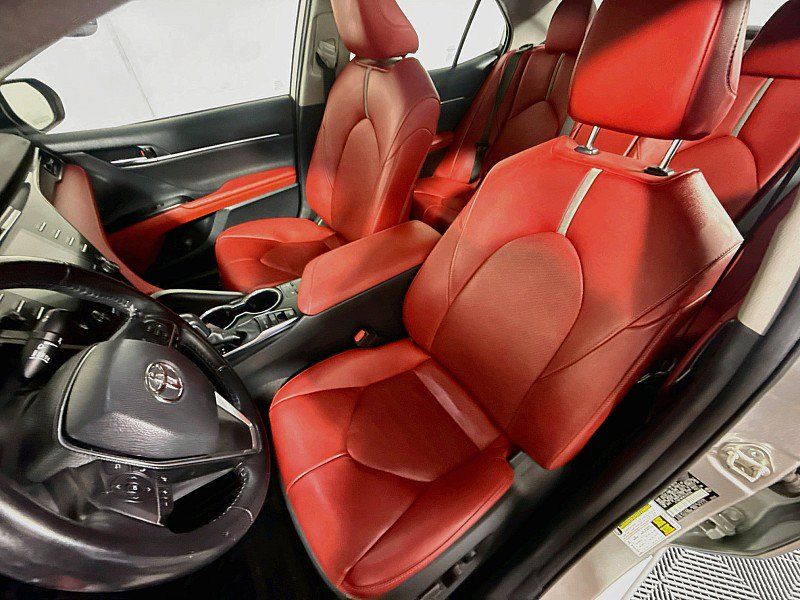 Used 2019 Toyota Camry XSE FWD image 11