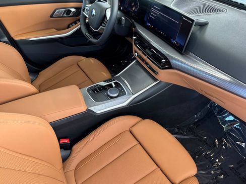 Certified 2025 BMW 330i xDrive Sedan AWD/4WD image 19