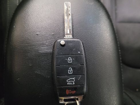 Used 2018 Kia Soul + FWD image 32
