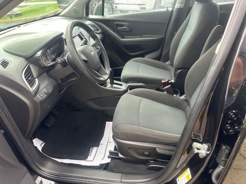 Used 2020 Chevrolet Trax LS FWD image 15
