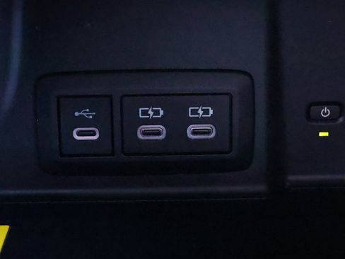 Used 2024 Toyota Venza LE image 21