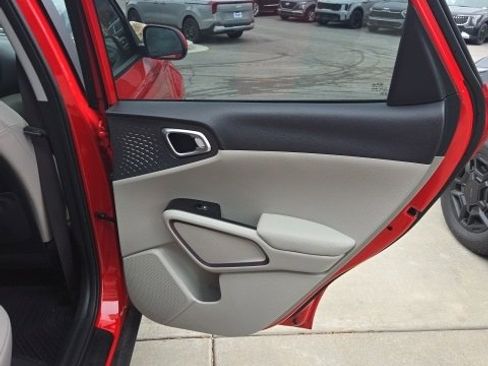 Used 2020 Kia Soul EX image 27