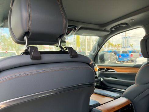 Used 2022 Jeep Grand Wagoneer Series II w/ Flexible Seating Group image 5