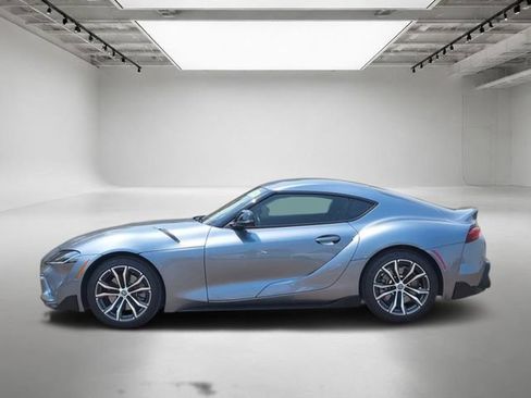 Used 2022 Toyota Supra w/ Safety & Technology Package RWD image 2