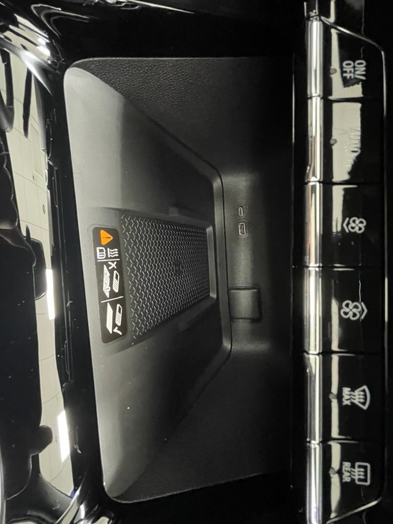 New 2026 Chevrolet Traverse RS w/ LPO, Floor Liner Package AWD/4WD image 30