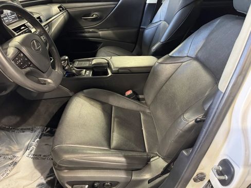 Used 2021 Lexus ES 300h w/ Accessory Package 2 FWD image 12