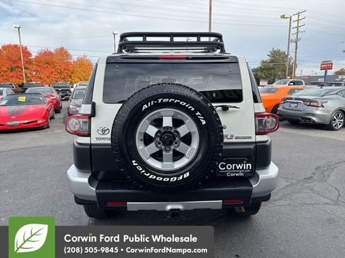 Used 2012 Toyota FJ Cruiser 4WD image 6