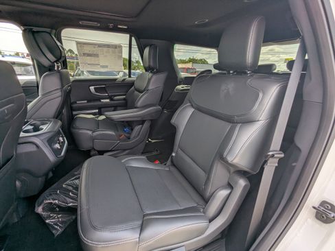 New 2026 Ford Expedition Platinum AWD/4WD image 13
