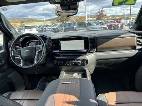 Used 2024 Chevrolet Silverado 3500 High Country w/ Technology Package image 18