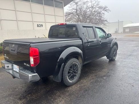 Used 2018 Nissan Frontier SV image 4