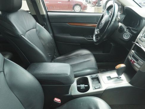 Used 2014 Subaru Outback 2.5i Limited w/ Moonroof Package AWD/4WD image 9