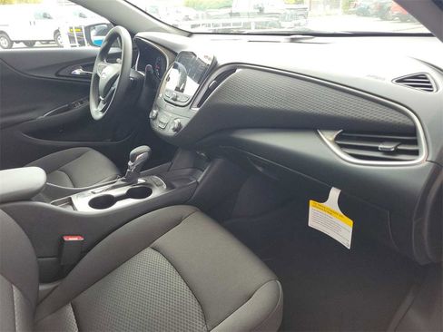 New 2025 Chevrolet Malibu LS image 27