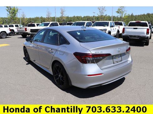 Used 2025 Honda Civic Sport image 5