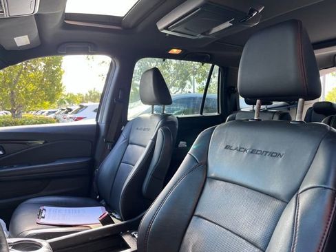 Used 2021 Honda Pilot Black Edition image 5