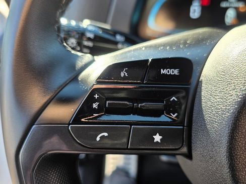 Certified 2025 Hyundai Elantra Sport image 20