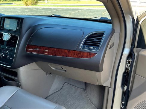 Used 2012 Chrysler Town & Country Touring w/ Entertainment Group #1 image 18