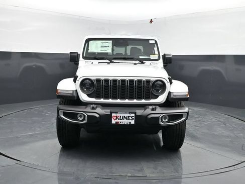 New 2026 Jeep Gladiator Sport AWD/4WD image 2