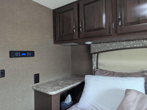 Used 2017 Ford E-450 and Econoline 450 Super Duty w/ Motorhome Prep Package RWD image 8