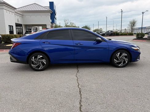 Used 2025 Hyundai Elantra Sport image 8