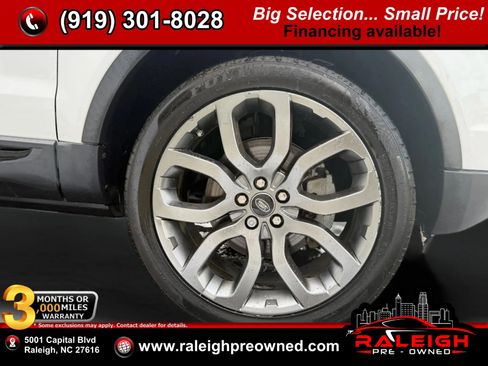 Used 2019 Land Rover Range Rover Evoque image 40
