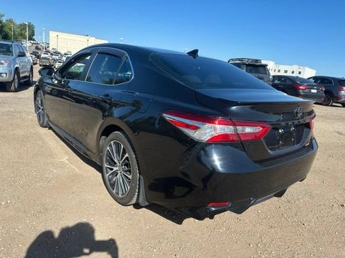 Used 2020 Toyota Camry SE w/ Cold Weather Package AWD/4WD image 3