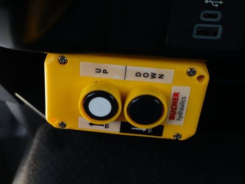 Used 2024 Ford F450 XL w/ XL Chrome Package image 35