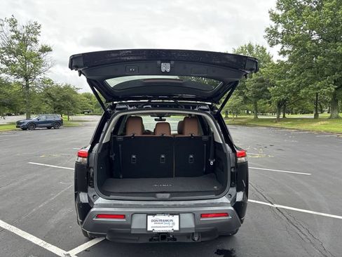 New 2026 Nissan Pathfinder Platinum w/ Cargo Package AWD/4WD image 24