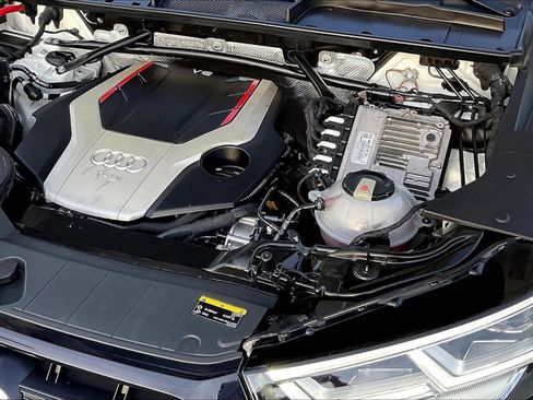 Used 2019 Audi SQ5 Premium Plus w/ Premium Plus Package image 10