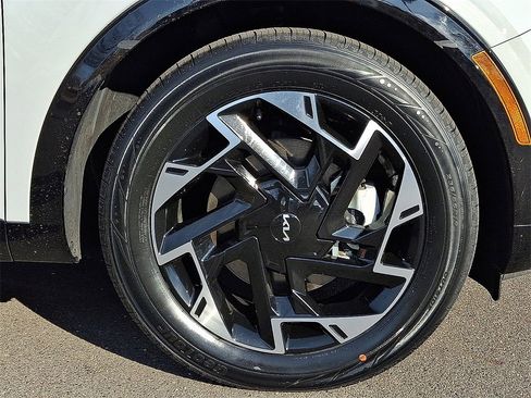 Used 2023 Kia Sportage SX image 9