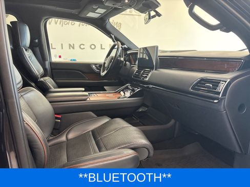 Certified 2022 Lincoln Navigator Black Label AWD/4WD image 8
