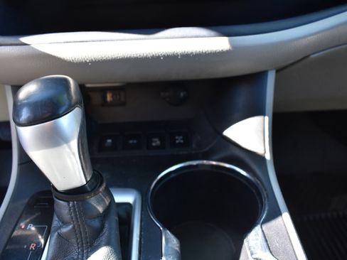 Used 2016 Toyota Highlander XLE image 22