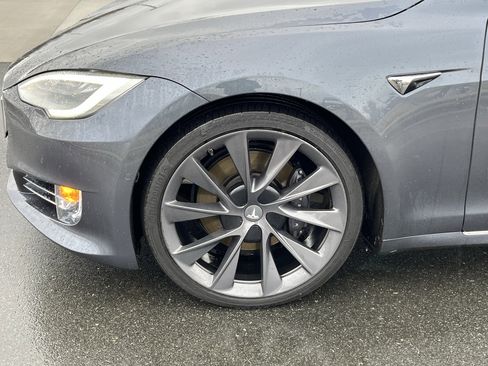 Used 2020 Tesla Model S Long Range Plus image 13